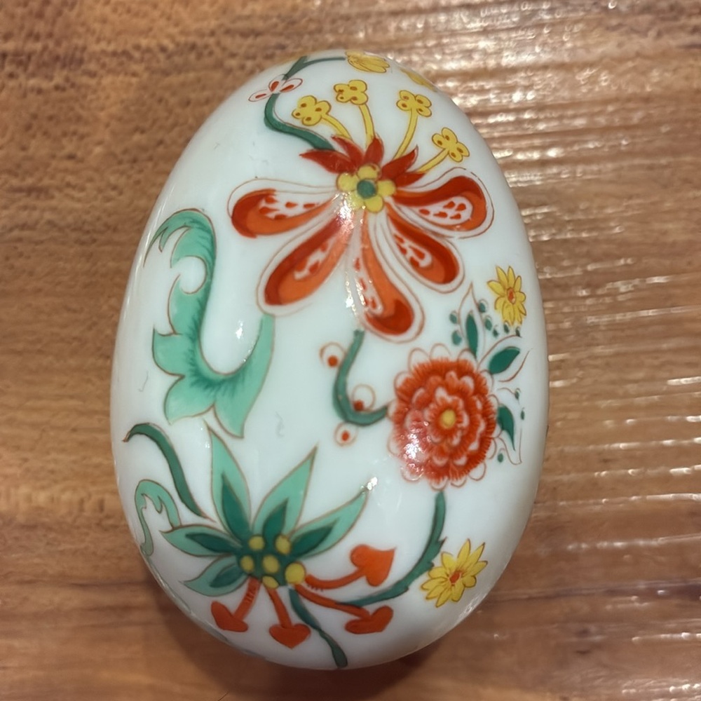 Beautiful Limoges egg - Picture 3 of 4